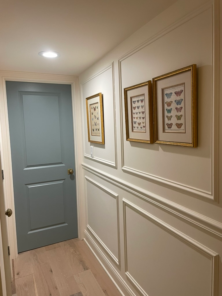 Crown moulding and trim work in a living room in Palatine, IL